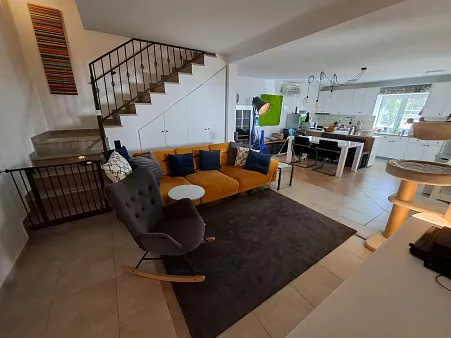 Luxury Stone Villa in a Private Location with Sea View — photo 3